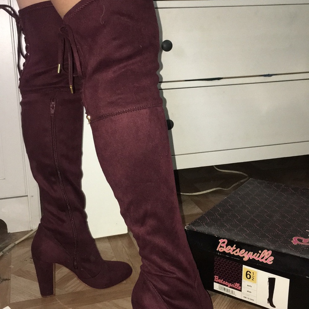 Over the knee Betseyville boots